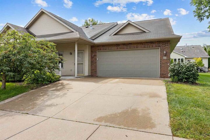 85 Broadmoor Ln   IA 52245 photo