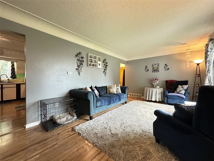 Property Photo: 402 SW Ash Drive IA 50023