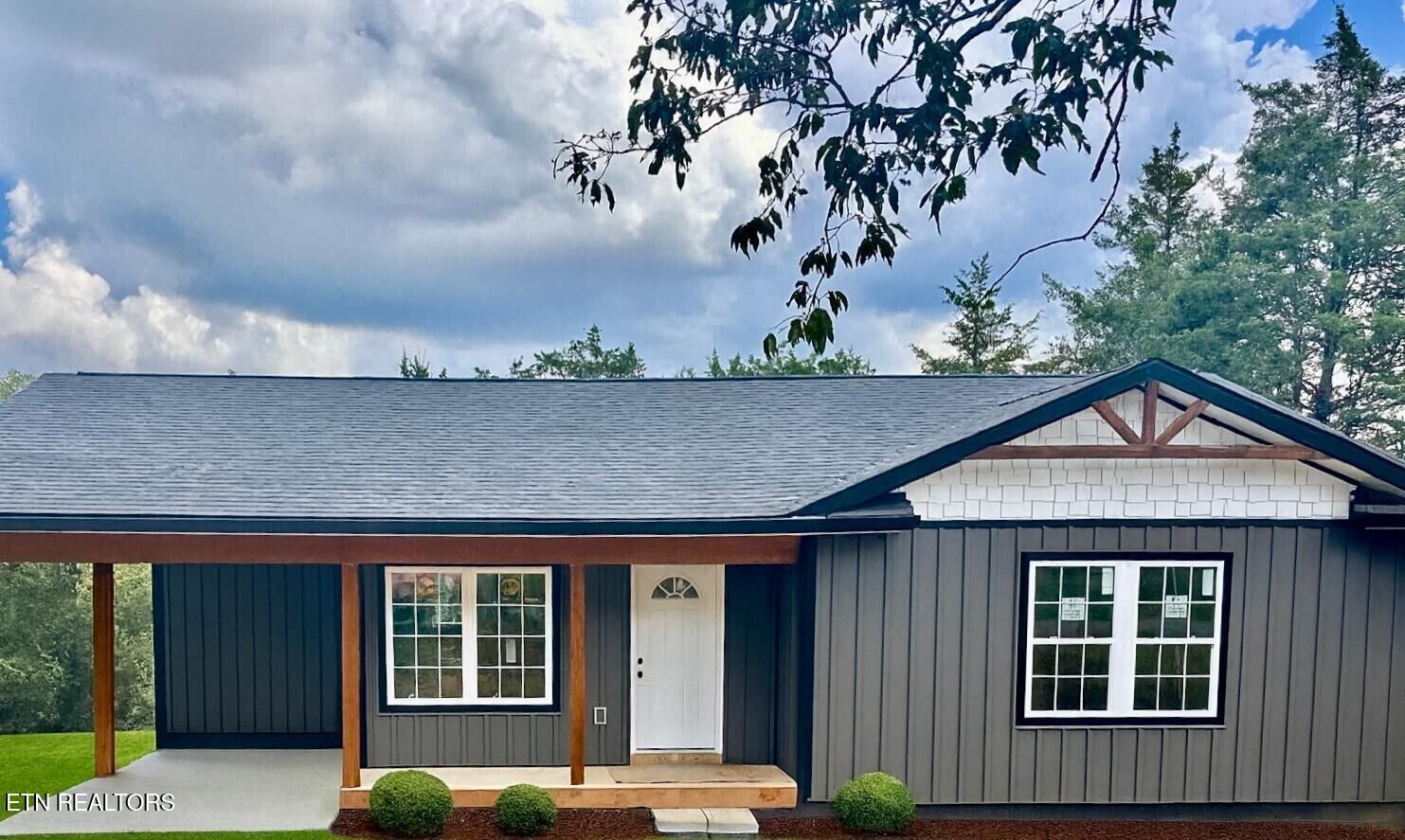 Property Photo: 170 Granby Ln TN 37752