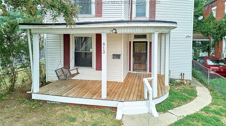 Property Photo: 813 Indiana Avenue WV 25302