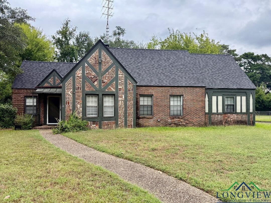 Property Photo: 28 Covington Drive TX 75602