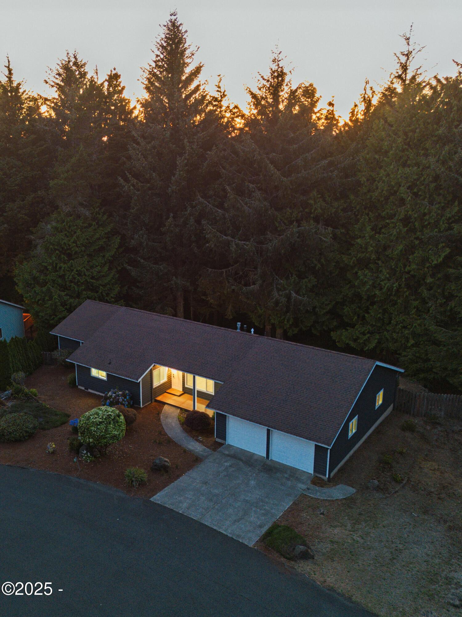 Property Photo:  60 Seagrove Loop  OR 97367 