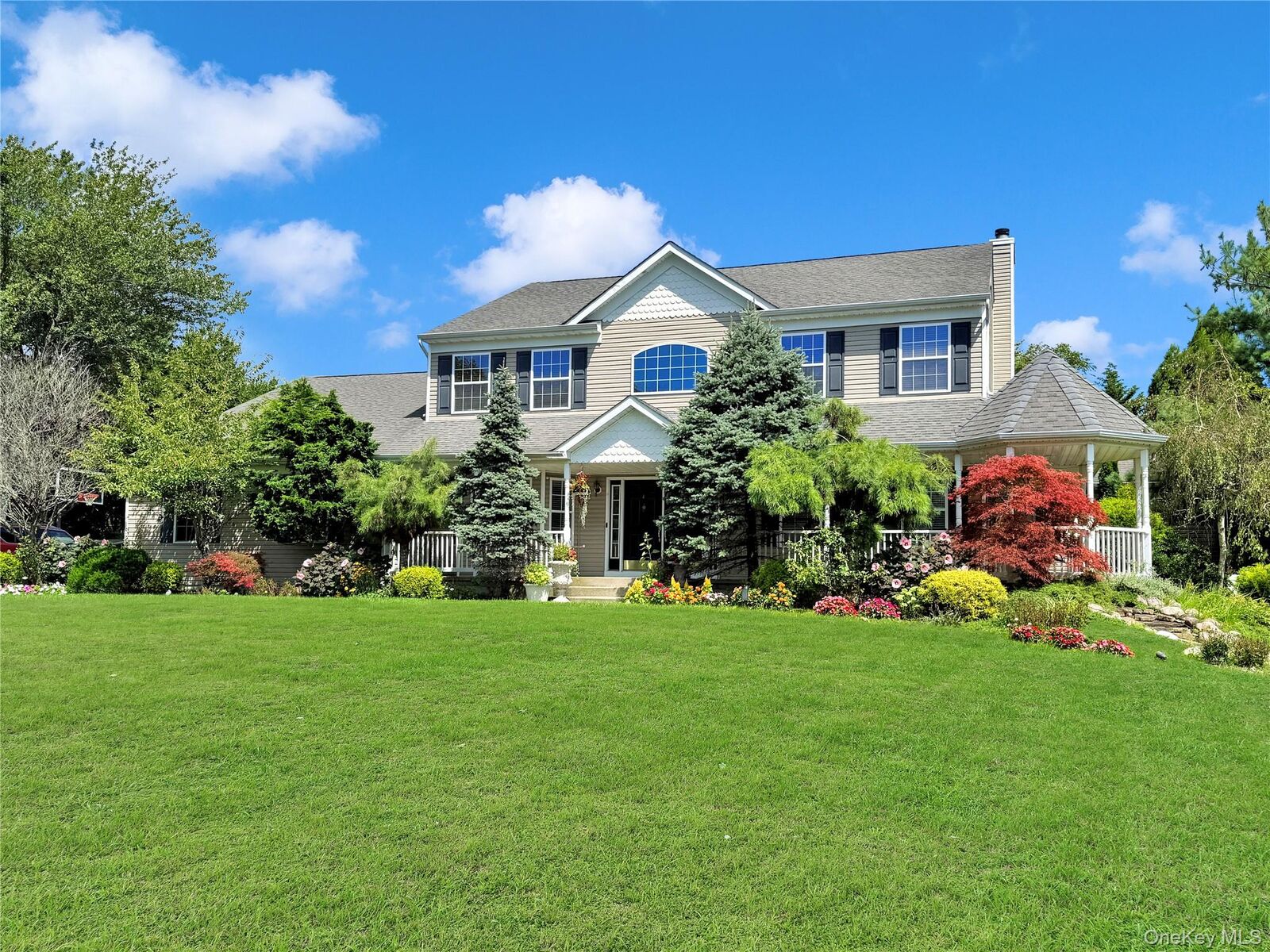 Property Photo: 36 Ashley Circle NY 11949