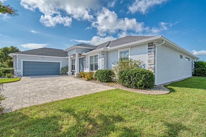 Property Photo:  11248 Little Nellie Drive  FL 34711 