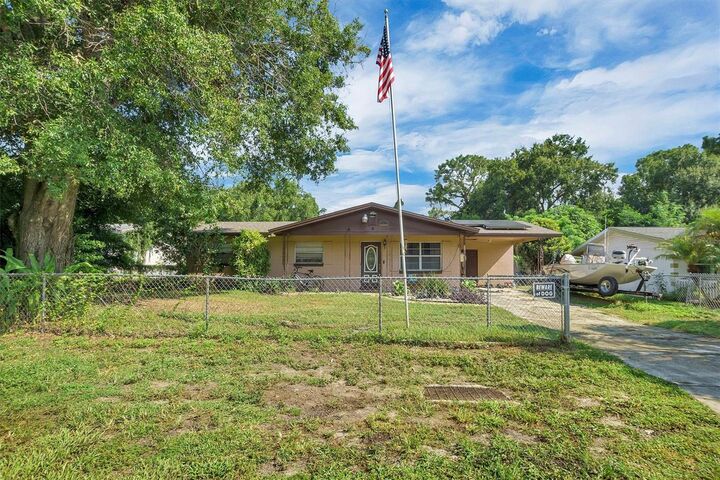 Property Photo:  517 Marianna Road  FL 33823 