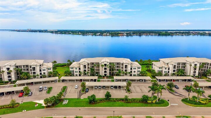 Property Photo: 1010 Tidewater Shores Loop 307 FL 34208