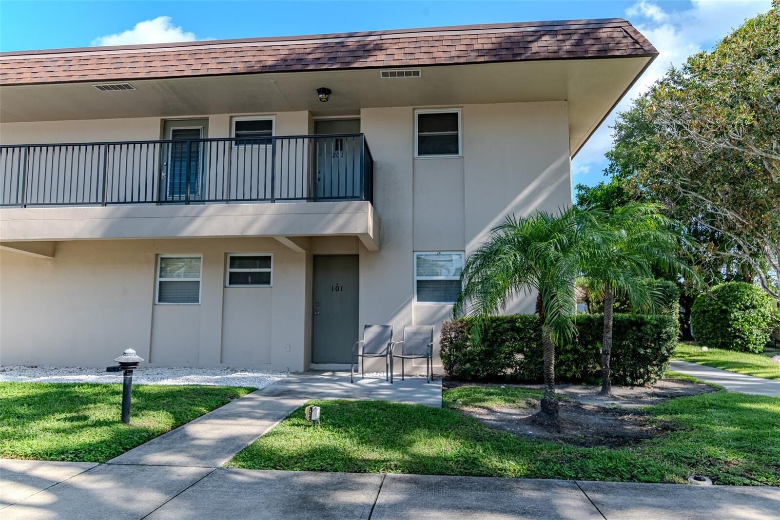 Property Photo:  9945 47th Avenue N 201  FL 33708 