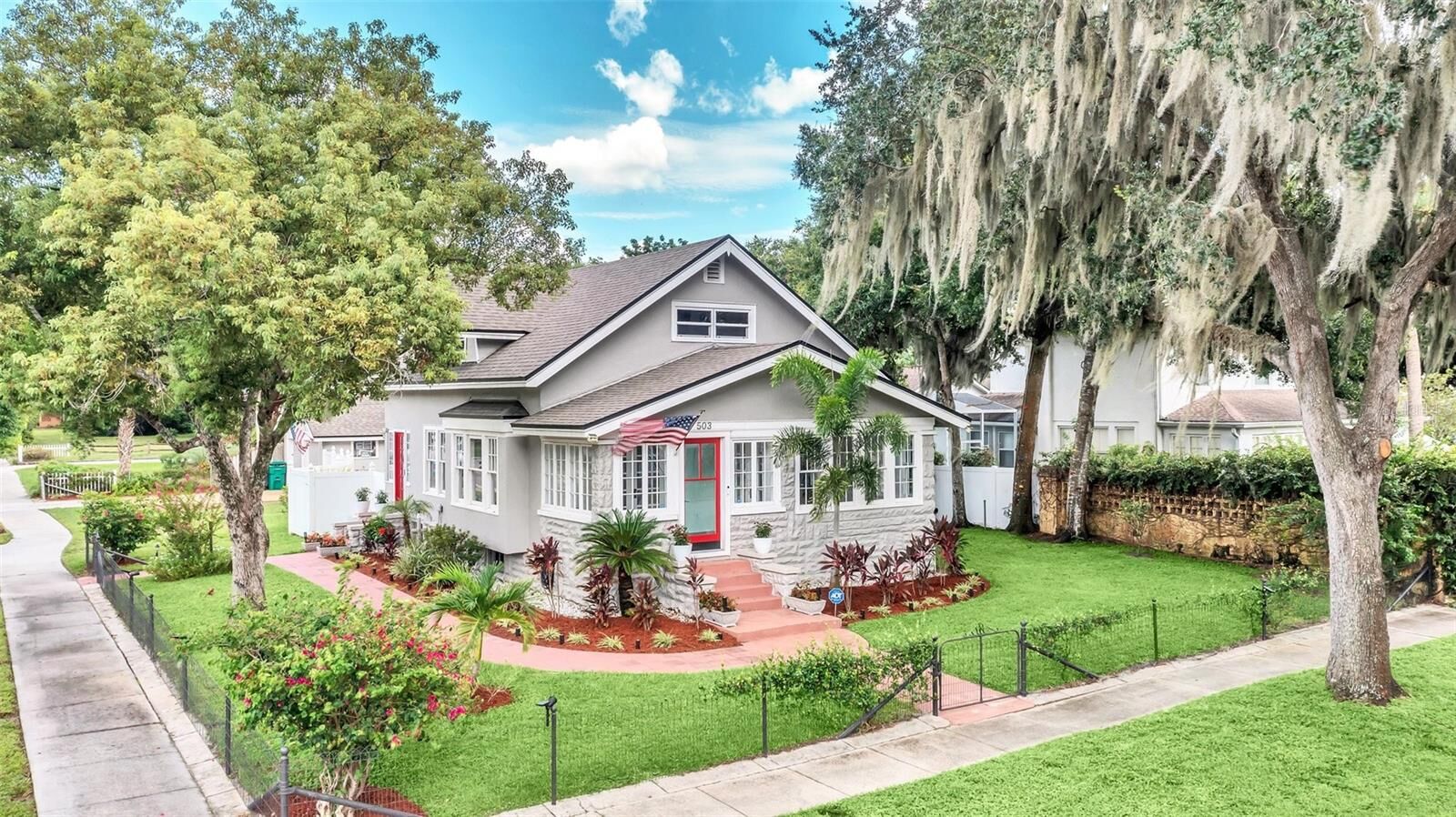 Property Photo: 503 S Grove Street FL 32726