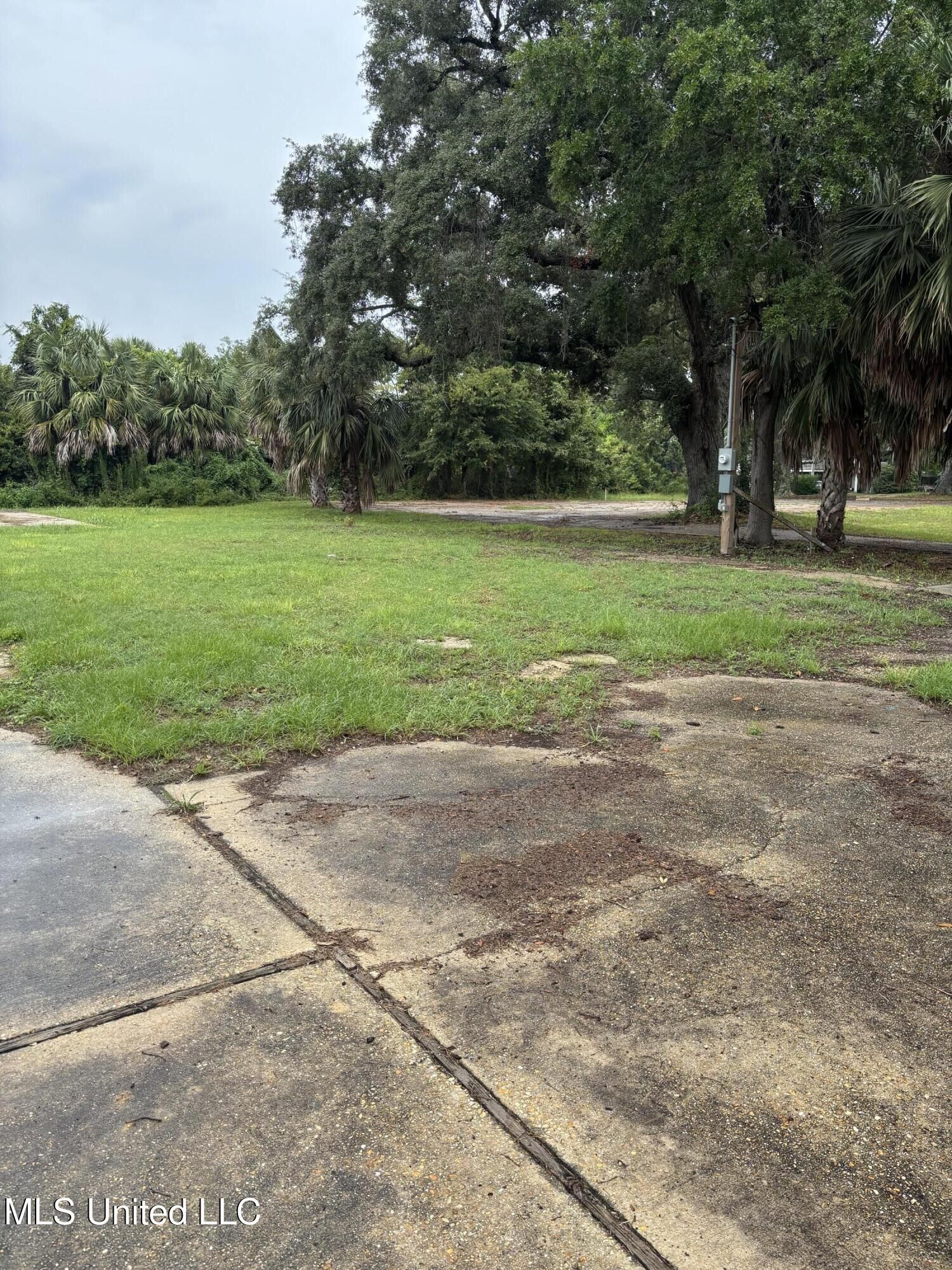 Property Photo: 631 16th Street MS 39507