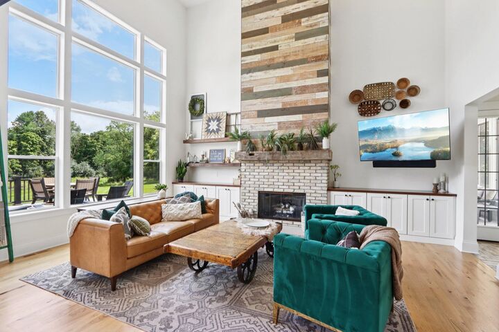 Property Photo: 998 N Griffith Rd WI 53066