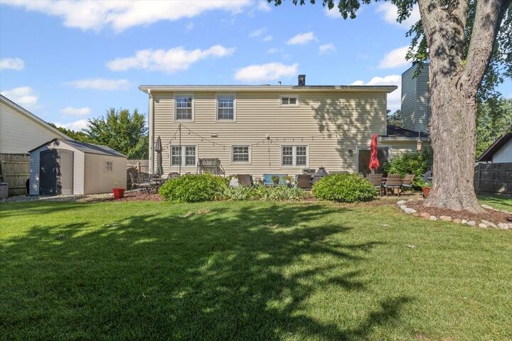 Property Photo: 835 Glendale Drive IL 60014