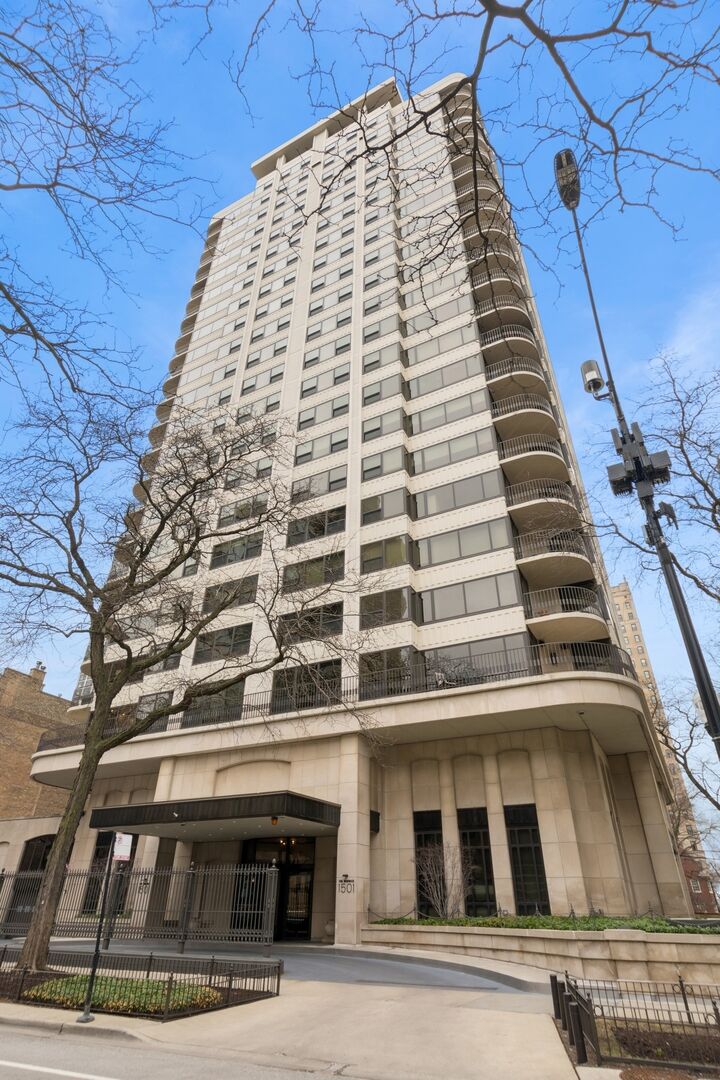 Property Photo: 1501 N State Parkway 22D IL 60610