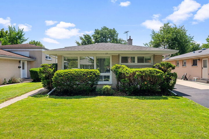 25 Wilmette Avenue  Glenview IL 60025 photo