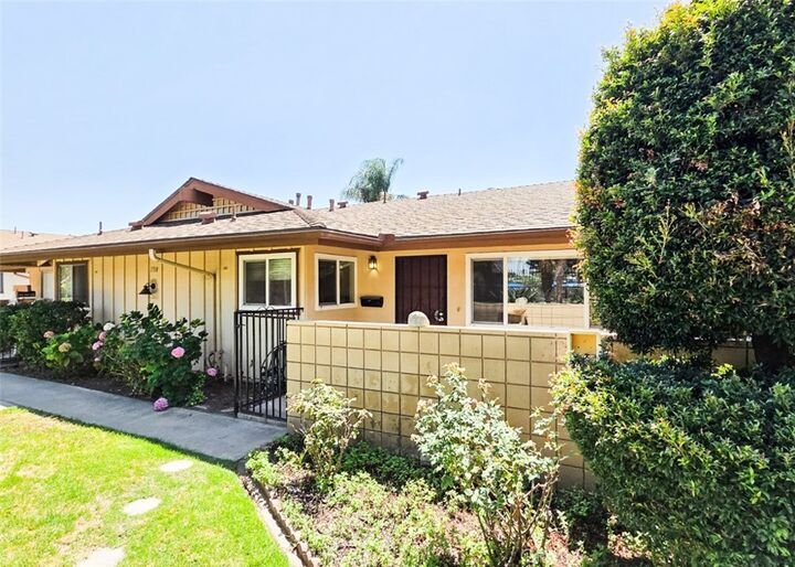Property Photo: 1718 E Commonwealth Ave 102 CA 92831
