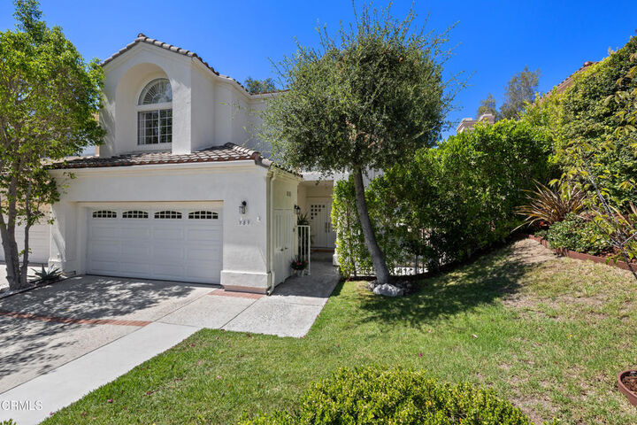 Property Photo: 989 Calle La Primavera CA 91208
