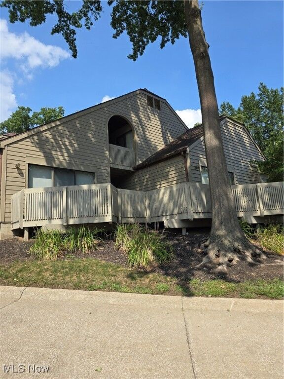 Property Photo: 68 Starboard Circle OH 44319