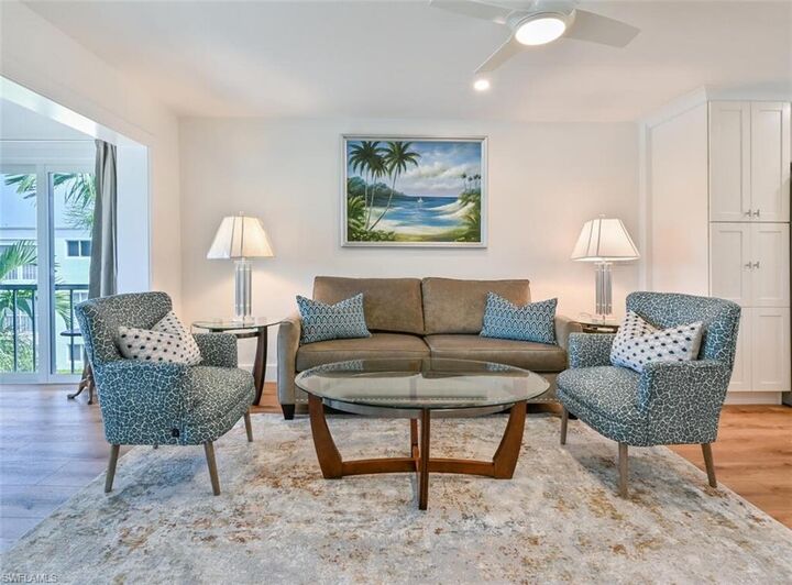 Property Photo:  250 7th Ave S 301  FL 34102 