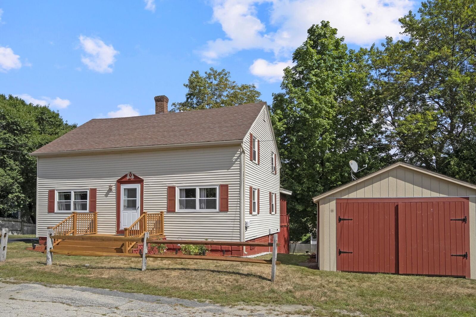 Property Photo:  5 Short Street  NH 03452 