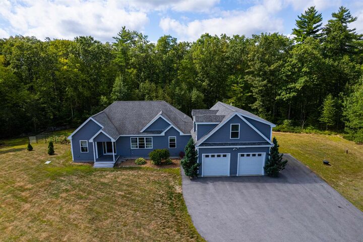 Property Photo: 53 Tanglewood Drive NH 03032