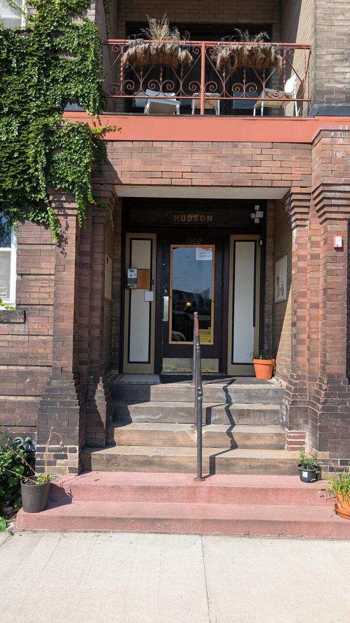 Property Photo: 1902 4th Avenue S 3A MN 55404
