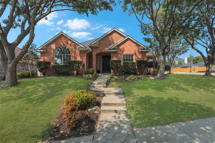 Property Photo: 8495 E Creekside Circle TX 75034