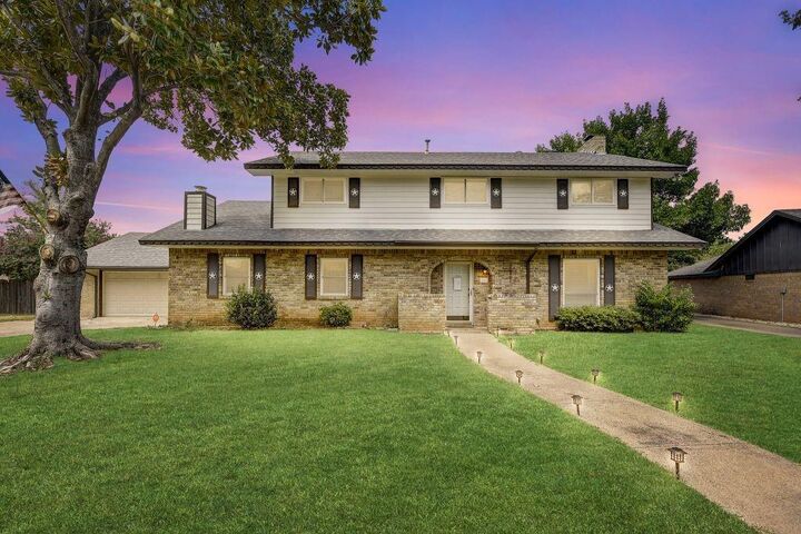 905 Pinehurst Drive  Arlington TX 76012 photo