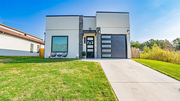Property Photo: 3615 Durango Trail TX 76048