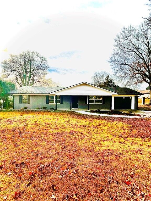 Property Photo: 1703 Walden Drive AR 72949