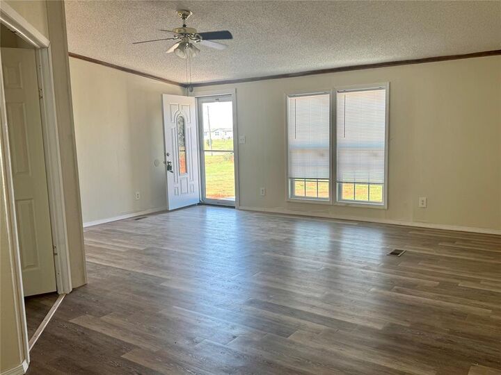 Property Photo: 1411 County Street 2882 OK 73018
