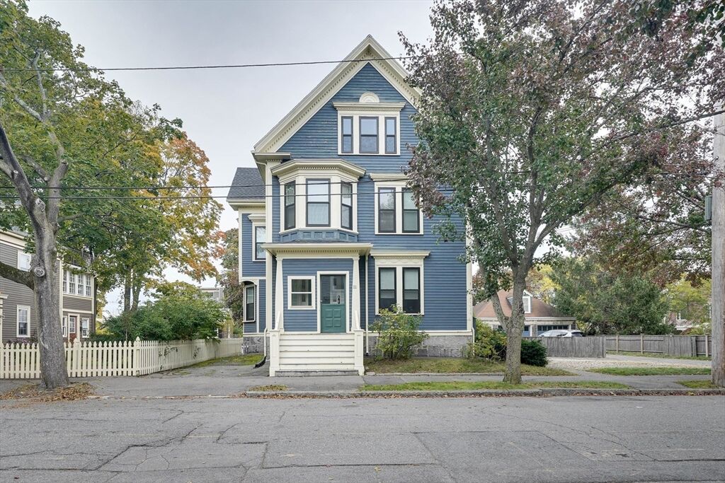 Property Photo: 11 Linden St 3 MA 01970