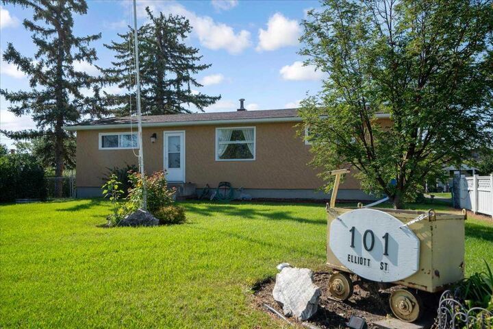 101 Elliott Street  Rural Foothills County AB T0L 0A0 photo