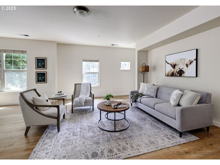 Property Photo: 734 NE Adwick Dr OR 97006