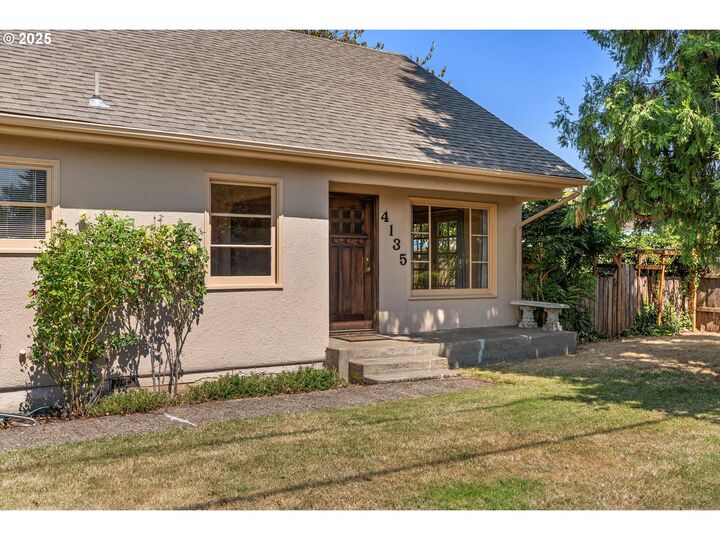 Property Photo:  4135 Wood Ave  OR 97402 