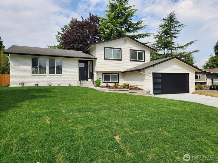 Property Photo: 13419 128th Place NE WA 98034
