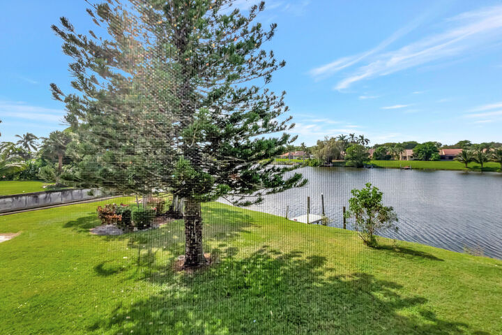 Property Photo: 1260 NW 20th Avenue 203 FL 33445