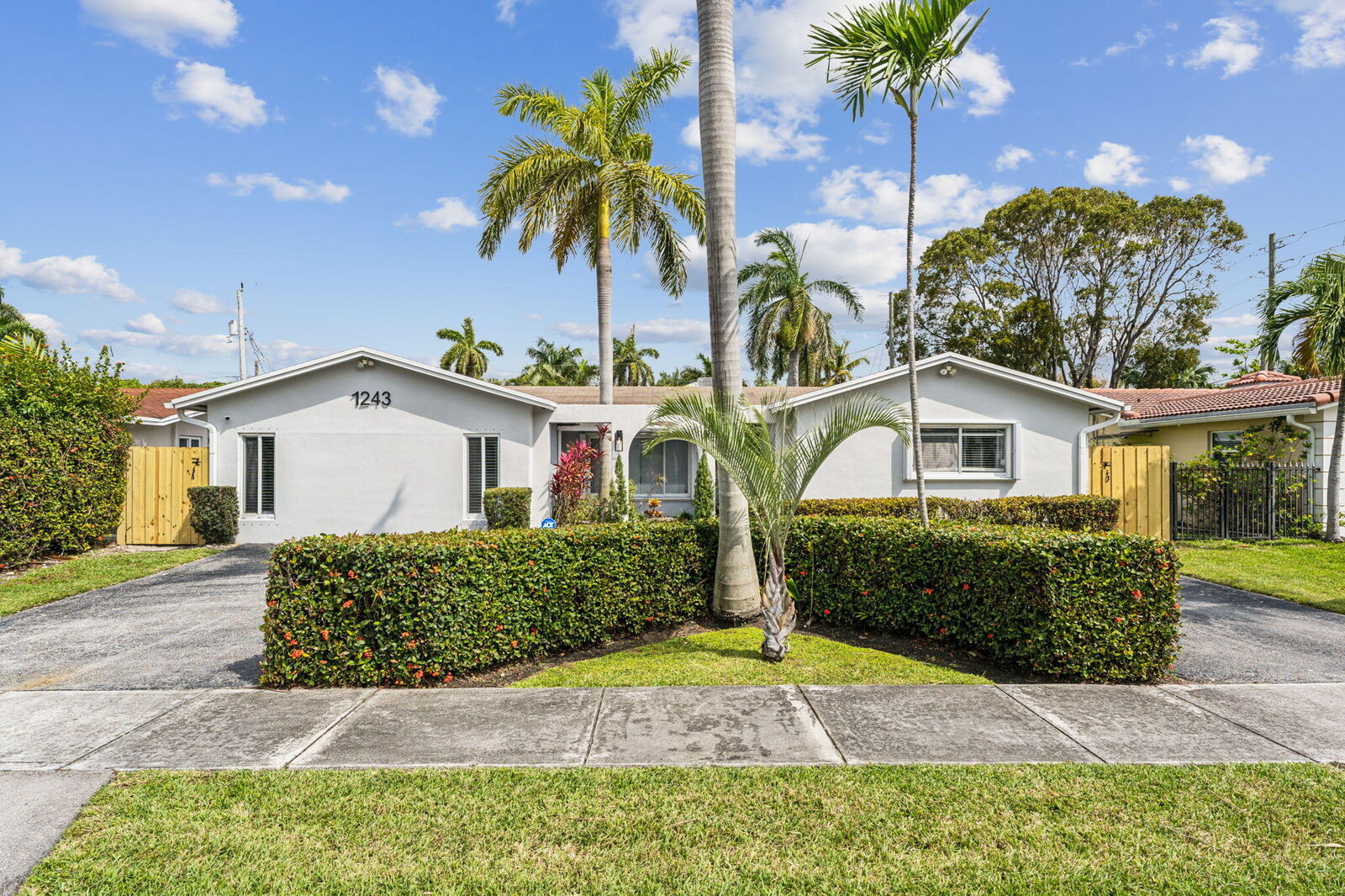 Property Photo: 1243 Garfield FL 33019
