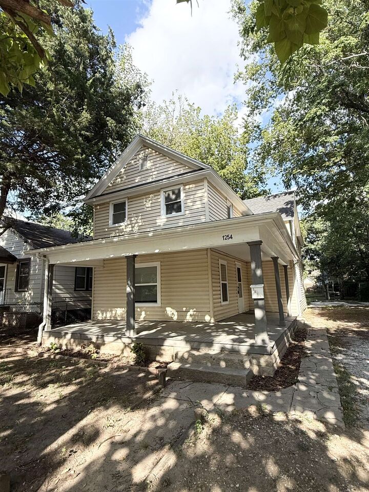 Property Photo: 1254 N Lewellen St KS 67203