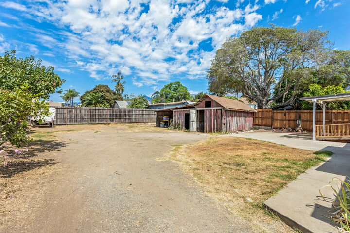 Property Photo:  220 W Figueroa Street  CA 93101 