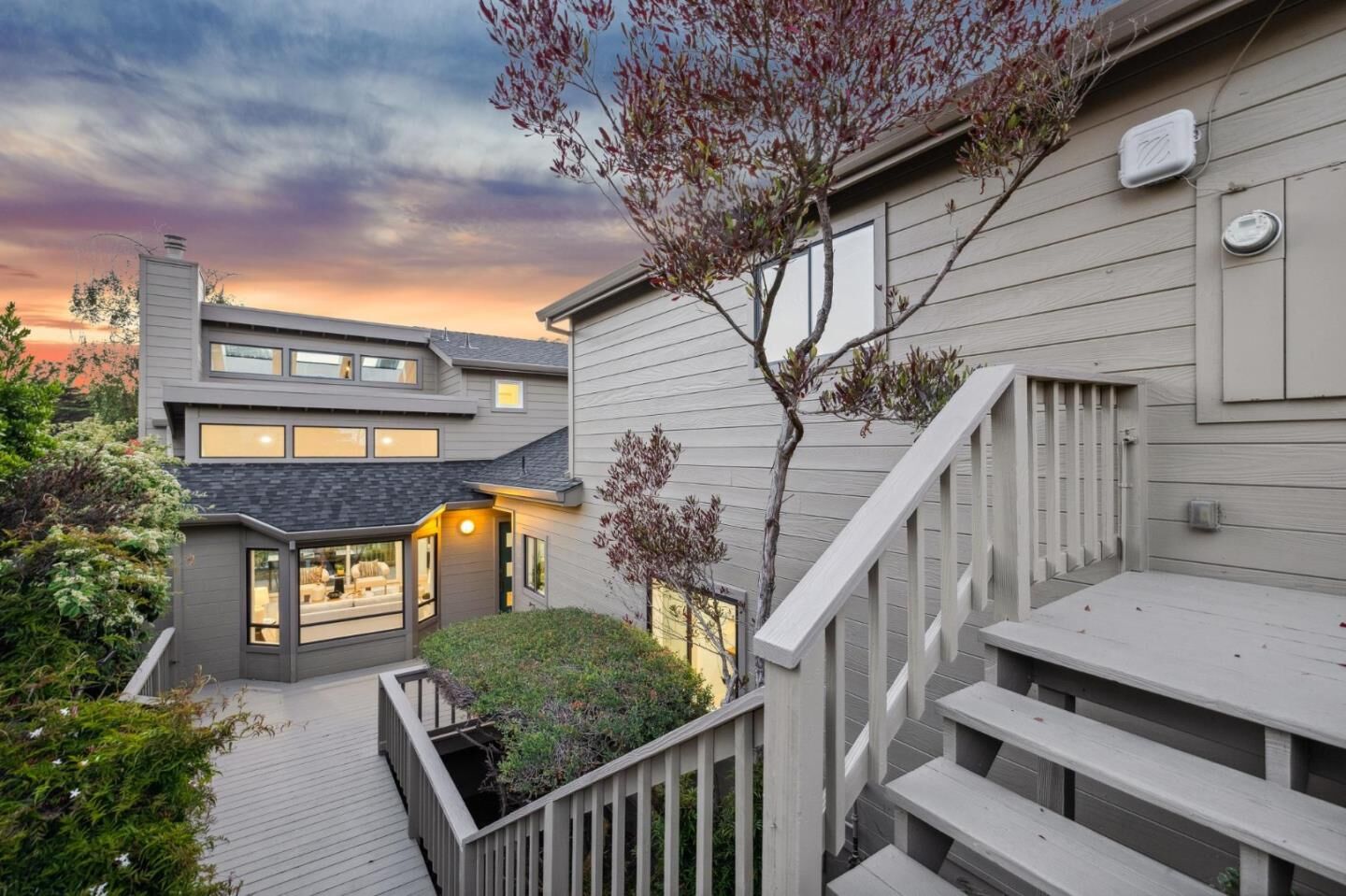 Property Photo:  389 Avenue Granada  CA 94018 