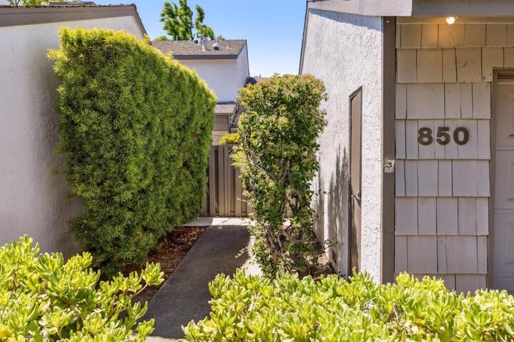 Property Photo: 850 Erickson Lane CA 94404