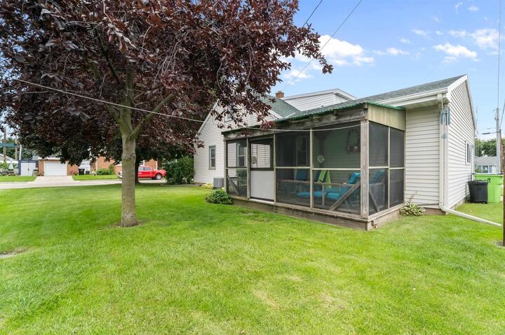 Property Photo: 501 Pleasant Avenue WI 53963