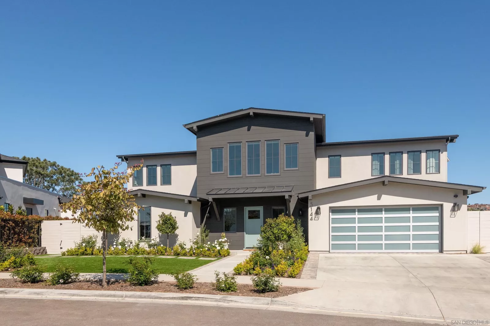 Property Photo:  5144 Gordon Ln  CA 92109 