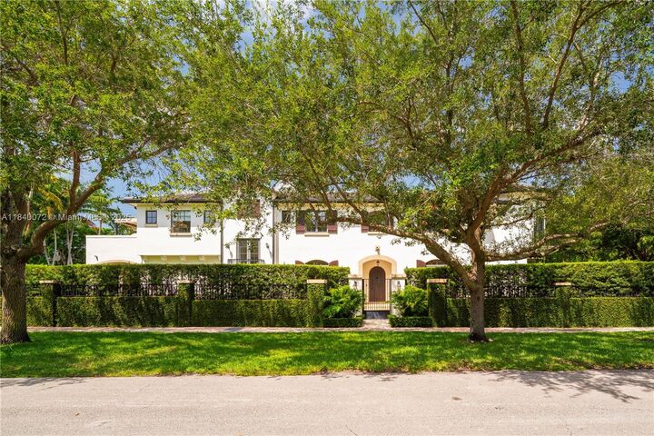 6400 San Vicente St  Coral Gables FL 33146 photo