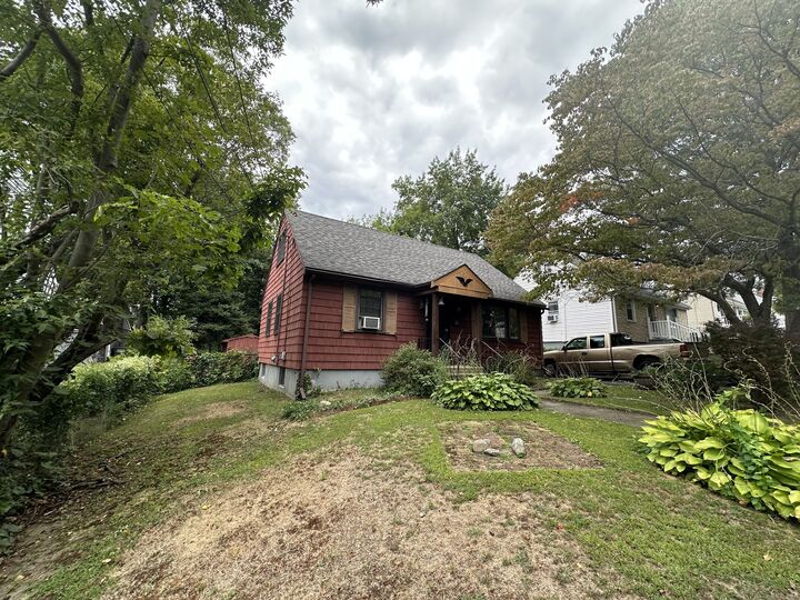 Property Photo:  500 Woodlawn Avenue Extension  CT 06606 