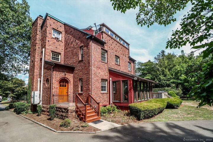 Property Photo:  100 Fitch Street  CT 06473 