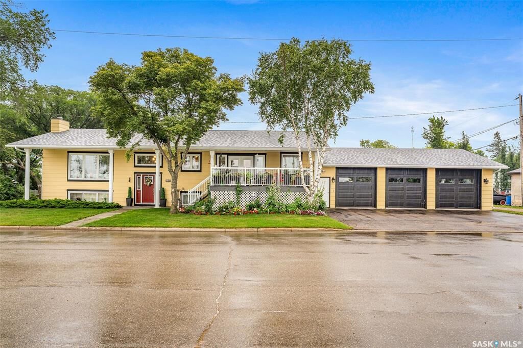 Property Photo:  100 Bartlett Avenue  SK S0J 0H1 