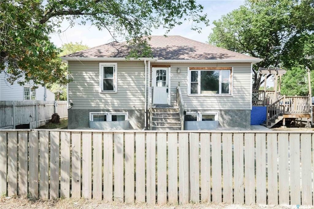 Property Photo: 1000 Wascana Street SK S4T 4H7