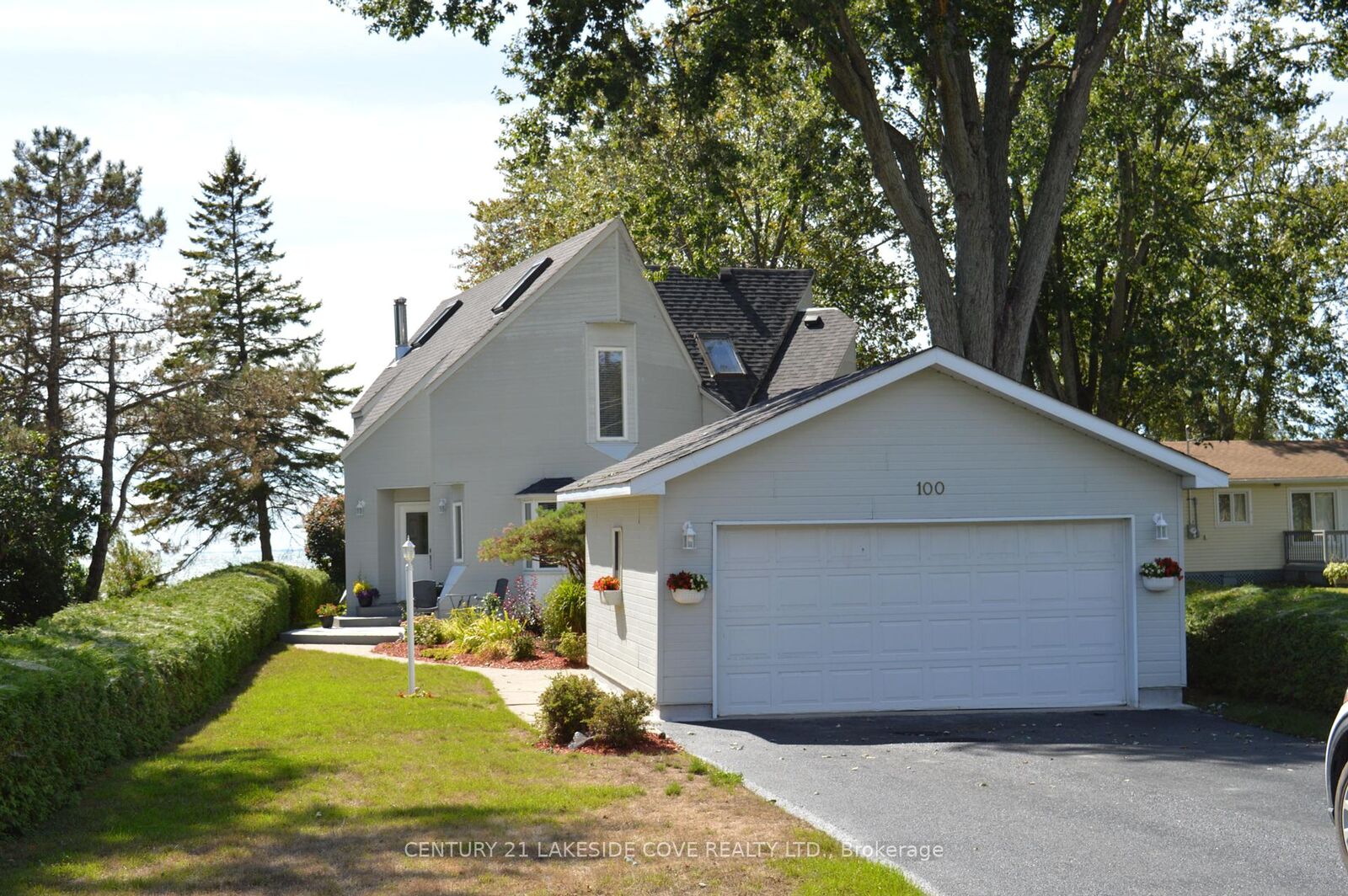 Property Photo: 100 Lake Avenue ON L0K 1B0