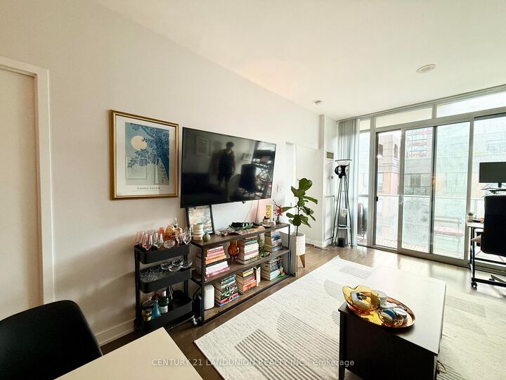Property Photo:  126 Simcoe Street 1505  ON M5H 4E6 