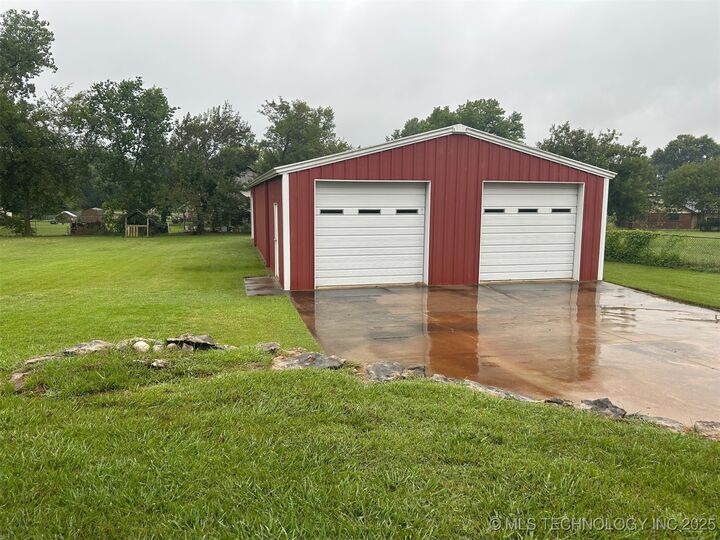 Property Photo: 27472 E 64th Street S OK 74014